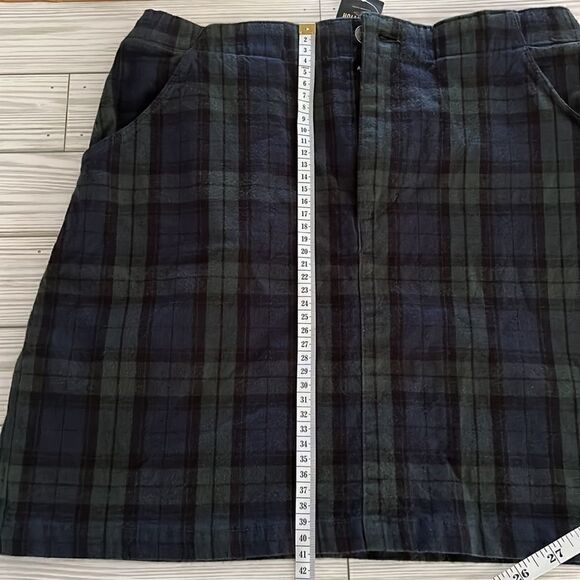 HOLLISTER PLAID SKIRT   - Picture 4 of 7
